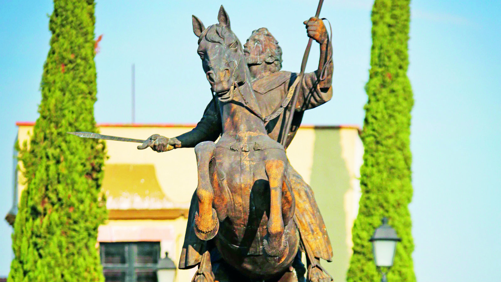 Erigir N Estatuas De Santiago Ap Stol En Quer Taro El Gr Fico