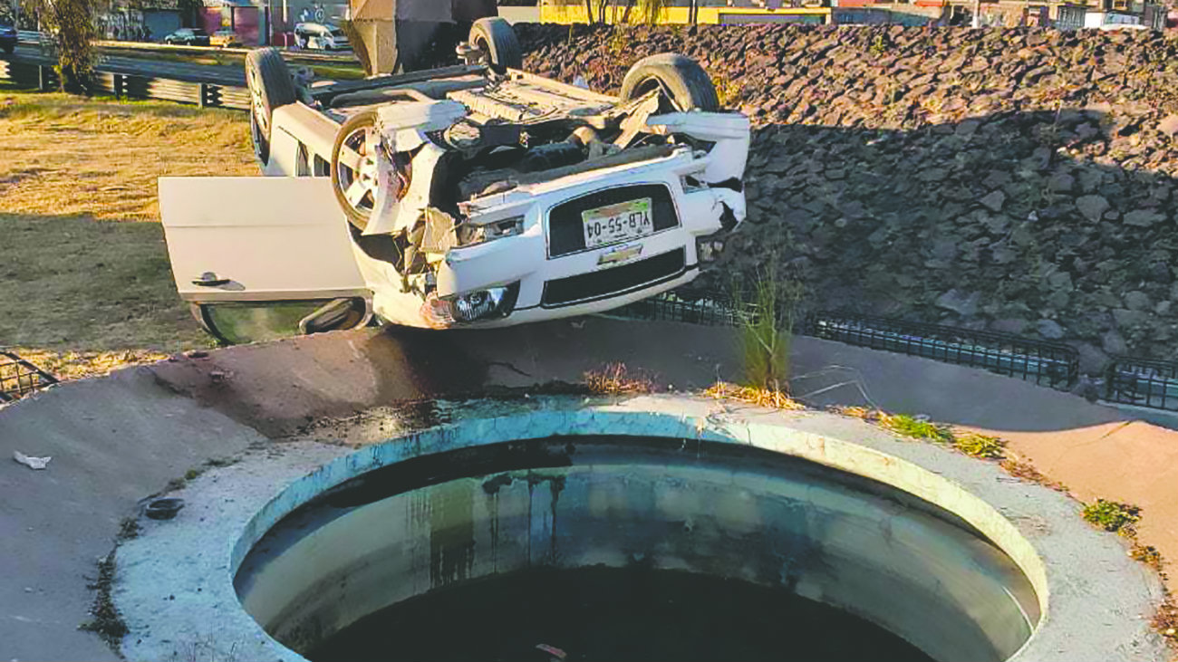 Conductor pierde el control de su automóvil y vuelca en Paseo Tollocan