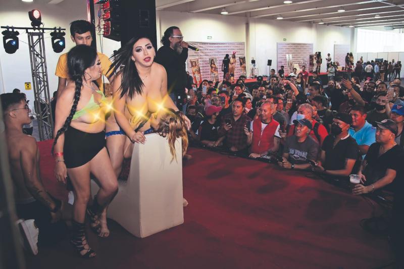 La Expo SexMex se descontrola en su segundo día hubo más atasque y perversión El Gráfico