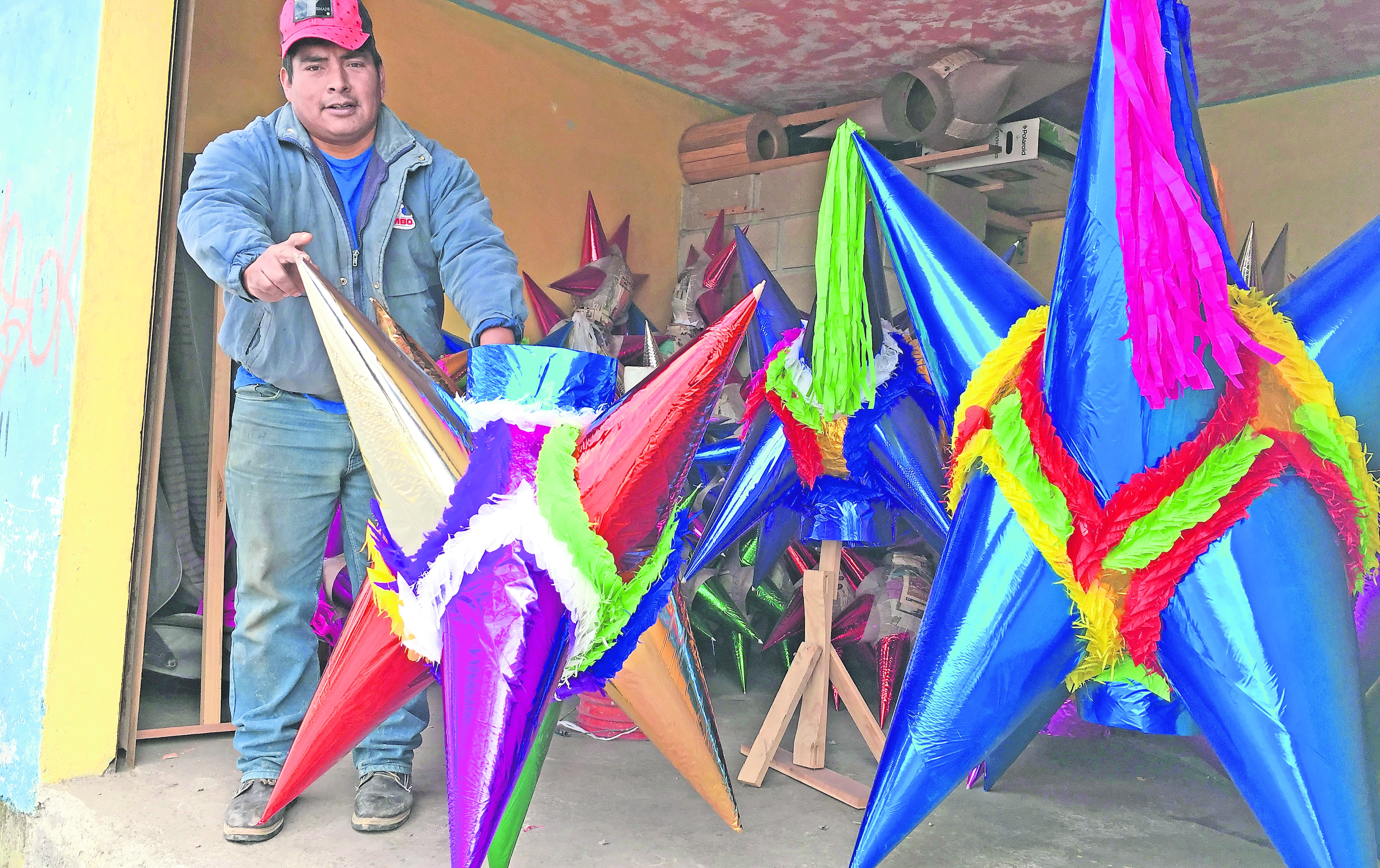 Mexicano busca hacer la piñata más grande del mundo