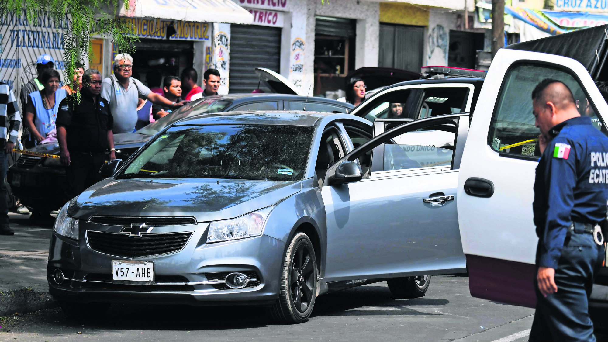 Hombres Reclaman Por Auto Robado Y Les Responden A Balazos En Deshuesadero De Ecatepec El