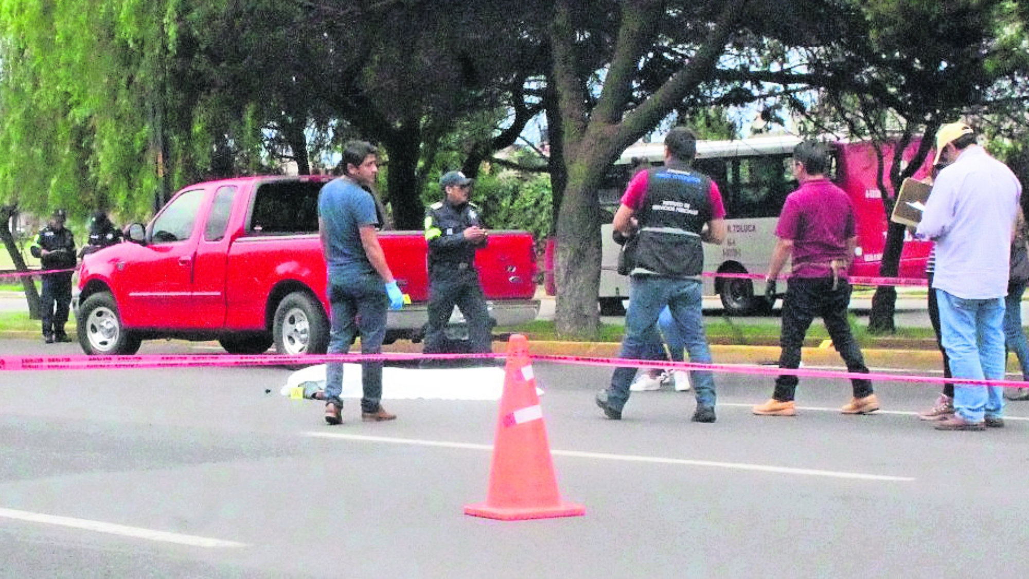 Conductor Acelerado Arrolla A Peatón Que No Quiso Subir Puente Peatonal En Paseo Tollocan El 3969