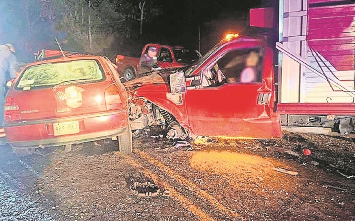 Choque Entre Un Auto Y Camioneta Deja Como Saldo Dos Muertos Y Cuatro Lesionados En Edomex El