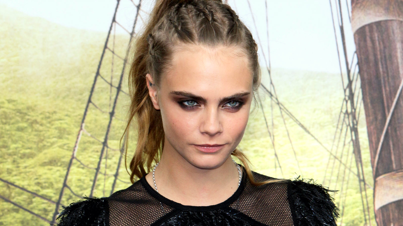 Cara Delevingne se desnuda y hace reveladoras confesiones de su pasado | El  Gráfico Historias y noticias en un solo lugar