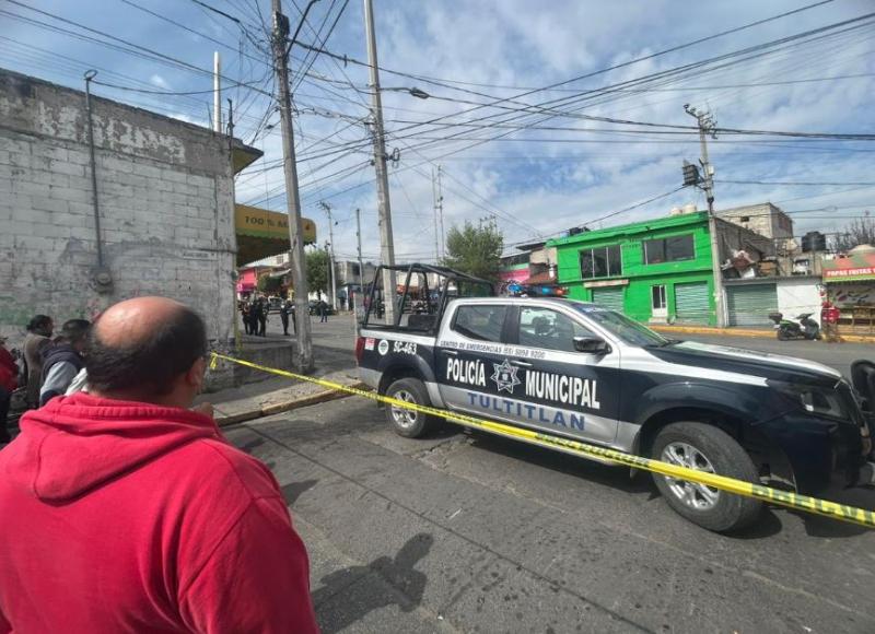 Camión pierde el control y se estampa contra una casa en Tultitlán, hay ...