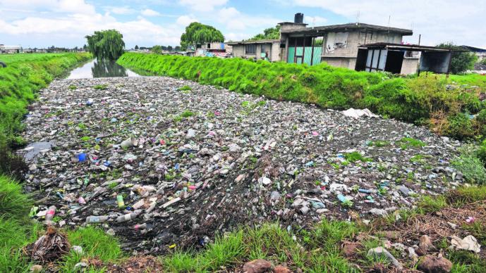 Vecinos temen por su salud Contaminantes del río Lerma