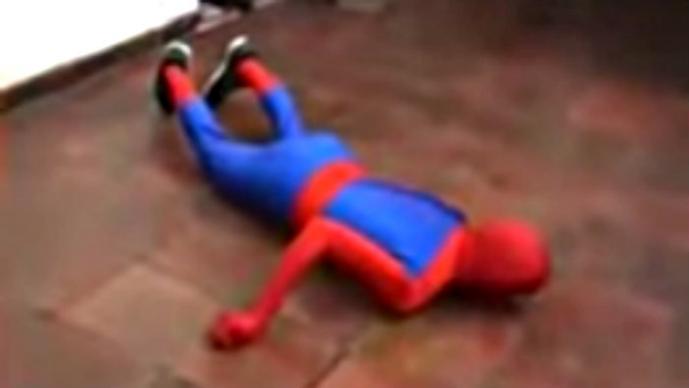 Spiderman” en fiesta infantil sufre grave accidente | VIDEO | El Gráfico  Historias y noticias en un solo lugar