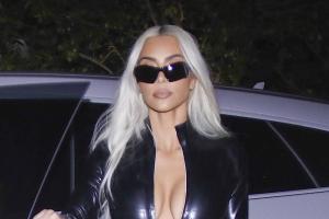 Kim Kardashian posa como Marilyn Monroe durante sesión en vestidos transparente