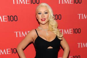 Christina Aguilera roba suspiros en Italia con glamuroso look de Barbie tras perder casi 20 kilos
