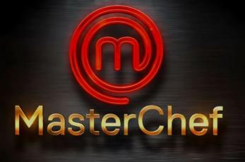 Critican a ex conductora de MasterChef por “violentar” a su pareja en pleno programa