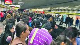 Empujan en el metro durante una hora, tras falla