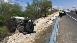 Exceso de velocidad y distracción provocan volcadura en Santa Rosa Jáuregui