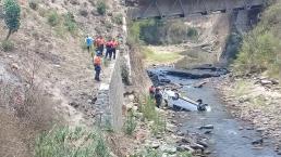 Pierde el control y cae en río sobre la San Alejo- Los Sabinos, en Toluca 