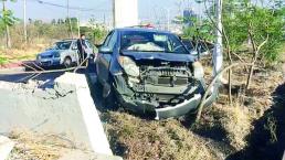 Vehículo sufre accidente sobre la carretera Huimilpan de Querétaro  