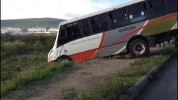 Autobús de pasajeros resultó accidentado por empujón en Querétaro 