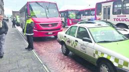 Camionero y  taxista se enfrentan a picotazos, en avenida Lerdo de Tejada 