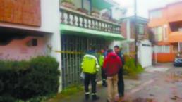 Hombre halla muerto a su amigo sobre su cama en la colonia Izcalli Toluca