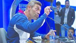 Pedro Caixinha estalla contra Walter Montoya tras declaraciones por baja de Cruz Azul