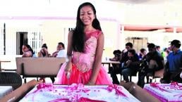 adolescente joven migrante festeja XV años fiesta guatemala 
