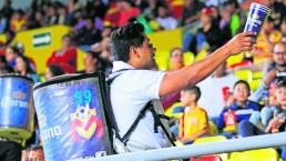 vendedor cerveza estadio rebajada sueldos miserables video viral internet Estadio Azteca partidos futbol poca ganancia dinero 