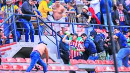 bronca pelea barras san luis querétaro seguridad estadio castigo