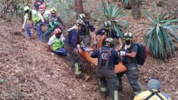 Rescatan a mujer senderista que se resbaló y cayó a una ladera del volcán Xitle, en CDMX