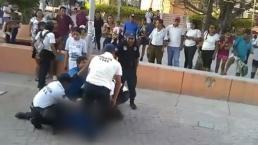 Repartidor de refresco se debate entre la vida y la muerte, por policías montoneros en Oaxaca