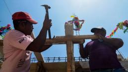 Peregrinaciones y fuegos artificiales: La rica tradición de la Santa Cruz en México