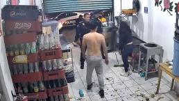 VIDEO: Mujer apuñala a su marido frente a policías de CDMX, en un local de carnitas