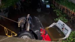 Taxista se va al canal con todo y pasajeras en Xochimilco, mujeres no sobrevivieron