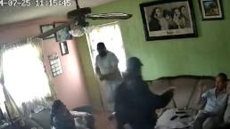 VIDEO | Delincuentes ingresan a casa y asaltan a familia en Puebla