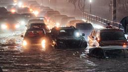 Río de los Remedios se desborda y causa severas inundaciones en Naucalpan, Edomex