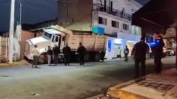 Camión se impacta contra domicilio en la Magdalena Contreras