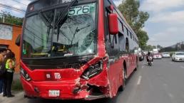 Metrobús se queda sin frenos y causa aparatosa carambola HOY 27 de agosto, hay varios heridos