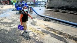 Baja el nivel del agua en calles de Chalco, algunas casas siguen inundadas