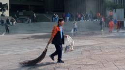 Trabajadores de limpia en la alcaldía Cuauhtémoc exigen pago con protesta de basura