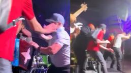 VIDEO: Hombre burla seguridad y golpea a famoso cantante en pleno concierto 