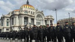 Bellas Artes: Policías y la Marina retiran a comerciantes ambulantes de la Alameda Central