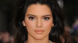 Kendall Jenner ‘de a perrito’ y en tanga