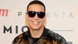 Daddy Yankee orina en vía pública | FOTO