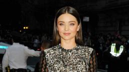 Miranda Kerr se desnuda en el balcón 