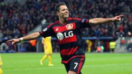 Chicharito llega a 101 goles con doblete en Champions