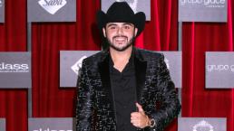 Gerardo Ortiz paga fianza para ‘chisparla’ del penal