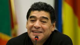 Maradona insulta y lanza botellazo al Kun Agüero